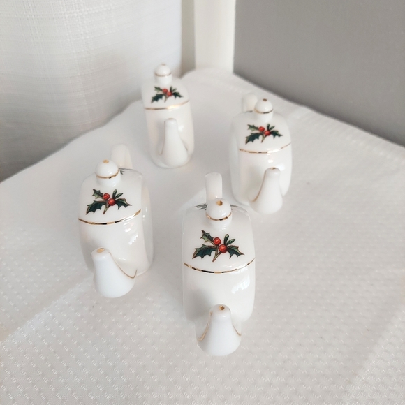 Cup of Christmas Tea Napkin Rings Holders Holly Berry Teapot Shape Bone China - Picture 6 of 11
